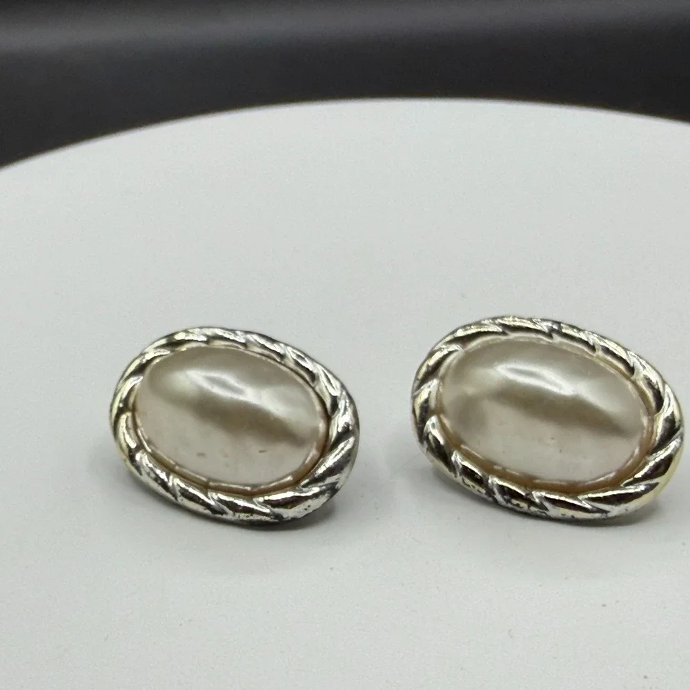 N/A bold oval